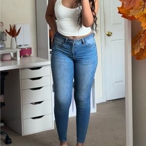 American Eagle Next Level Jeans
- Size: 4 Regular